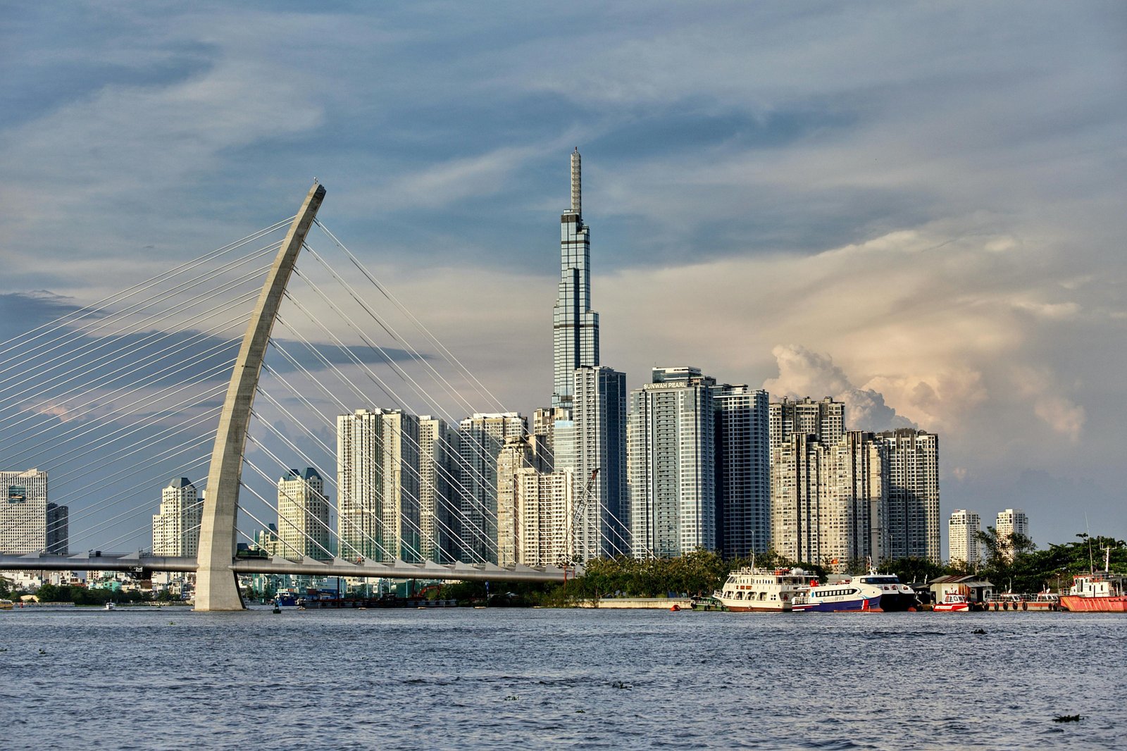 Vietnam Tour – Ho Chi Minh, Da Nang, Hanoi & Halong Bay (7N/8D)