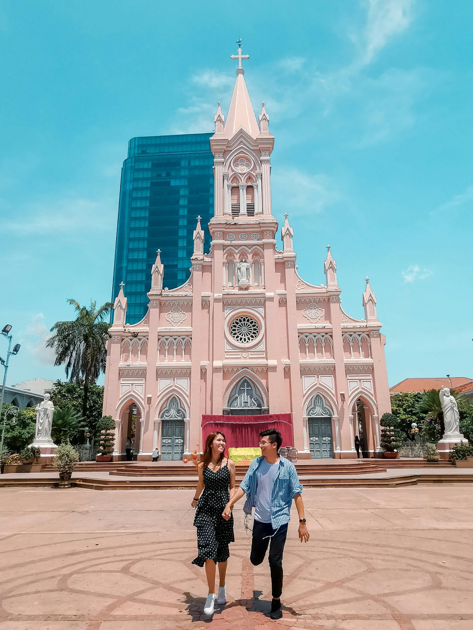 Vietnam Tour Package – Hanoi, Halong Bay, Da Nang & Hoi An (5N/6D)